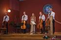 Isabel Pfefferkorn, Mezzosopran mit einem jungen Cellisten-Quartett