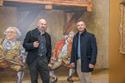 Der Künstler Rainer Ehrt (rechts) und Stefan Erne,
Bereichsleiter der Philatelie Liechtenstein