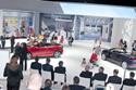 Mit dem VW Golf Cabrio auf Basis des Golf VI bringen die Wolfsburger endlich den langersehnten offenen Viersitzer mit Stoffverdeck an den Start. Am Autosalon in Genf feierte das bügellose Cabriolet Weltpremiere.
