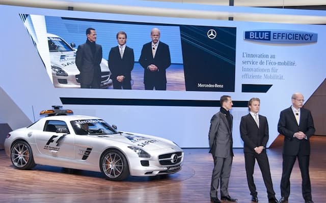 Präsentation des neuen SLS AMG Safety-Cars: Michael Schumacher, Nico Rosberg und Daimler-/Mercedes-Chef Dieter Zetsche