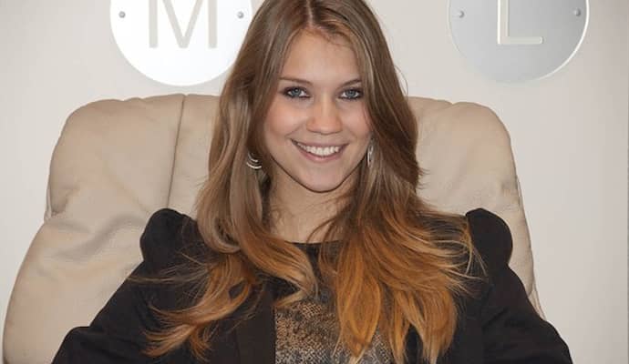 Miss Schweiz 2010 Kerstin Cook  bei Delta Möbel in Haag