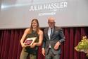 Durch ihre starken Einsätze an den Weltmeisterschaften sowie durch ihr 6-faches Gold bei den Kleinstaatenspiele konnte Julia Hassler am meisten Wählerinnen und Wähler überzeugen und damit ihren insgesamt dritten Titel zur «Sportlerin des Jahres» gewinnen.