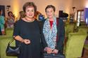 Claudia Fritsche, Vizepräsidentin, Verein für Menschenrechte in Liechtenstein und die Preisträgerin Lotti Latrous