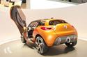 Coupé, Roadster und SUV – die neue Crossover-Studie Renault Captur vereint vieles unter einem Dach. Der Mischling mit Biturbo-Diesel spricht die gleiche Formensprache wie der sinnliche Stromer DeZir.