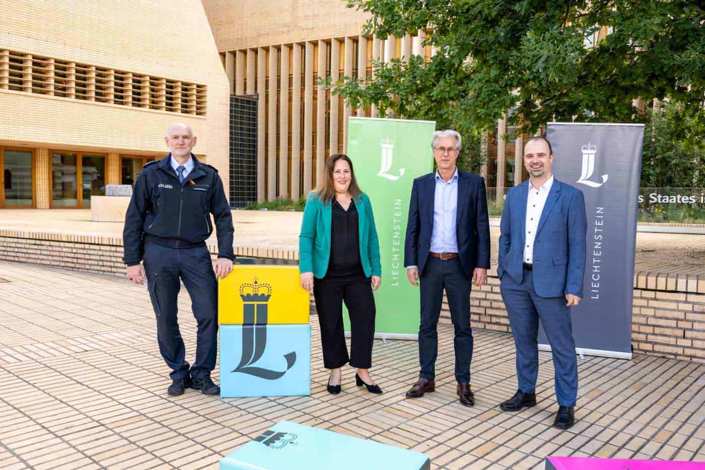 (v.l.) Gino Blumenthal, Chef Sicherheits- und Verkehrspolizei; Kerstin Künzle, Gesamtprojektleiterin Staatsfeiertag Liechtenstein Marketing; Karl Malin, Vorsteher Balzers (Gastgemeinde); Mathias Ulrich, Geschäftsführer Liechtenstein Marketing, Foto: © exclusiv