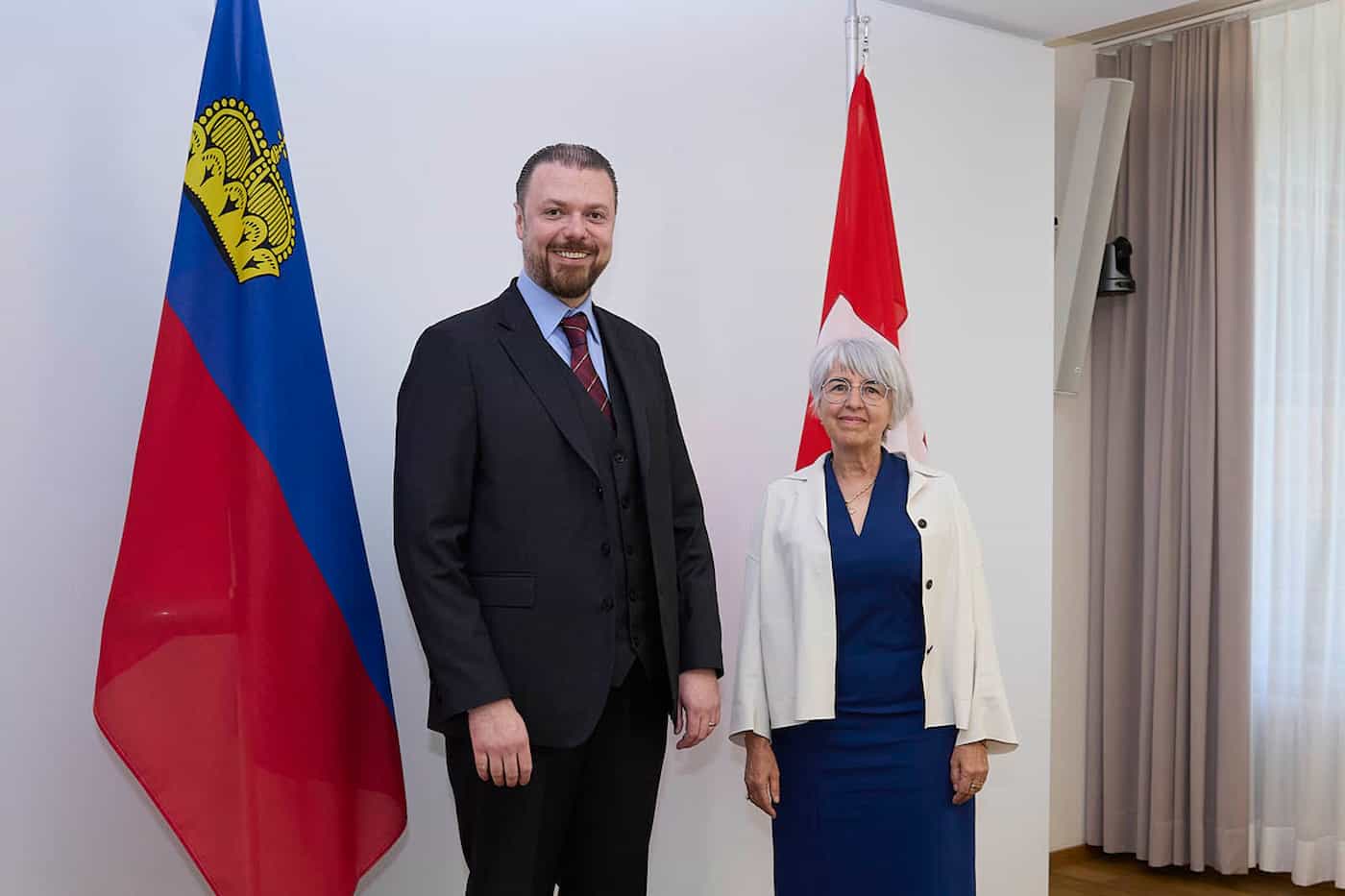 Regierungsrat Emanuel Schädler und Bundesrätin Elisabeth Baume-Schneider bei der Begrüssung in Bern. (Quelle: Andreas von Gunten)