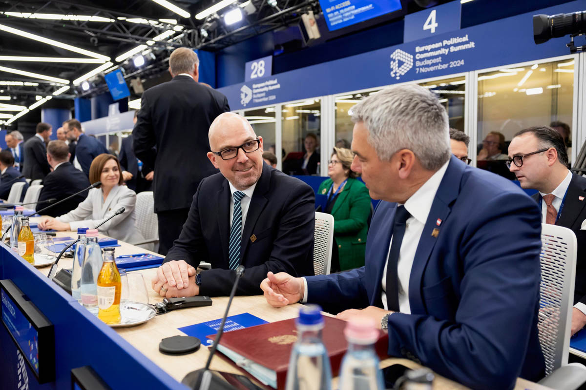 Regierungschef Daniel Risch und Bundeskanzler Karl Nehammer.