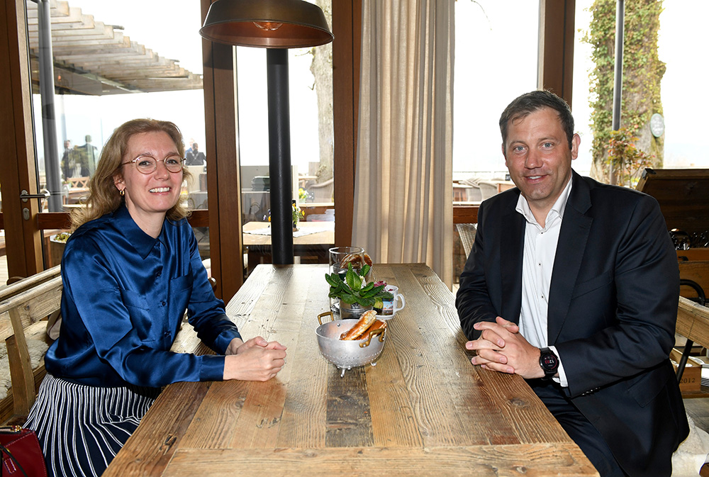 Regierungschef-Stellvertreterin Sabine Monauni und Lars Klingbeil, SPD-Bundesvorsitzender