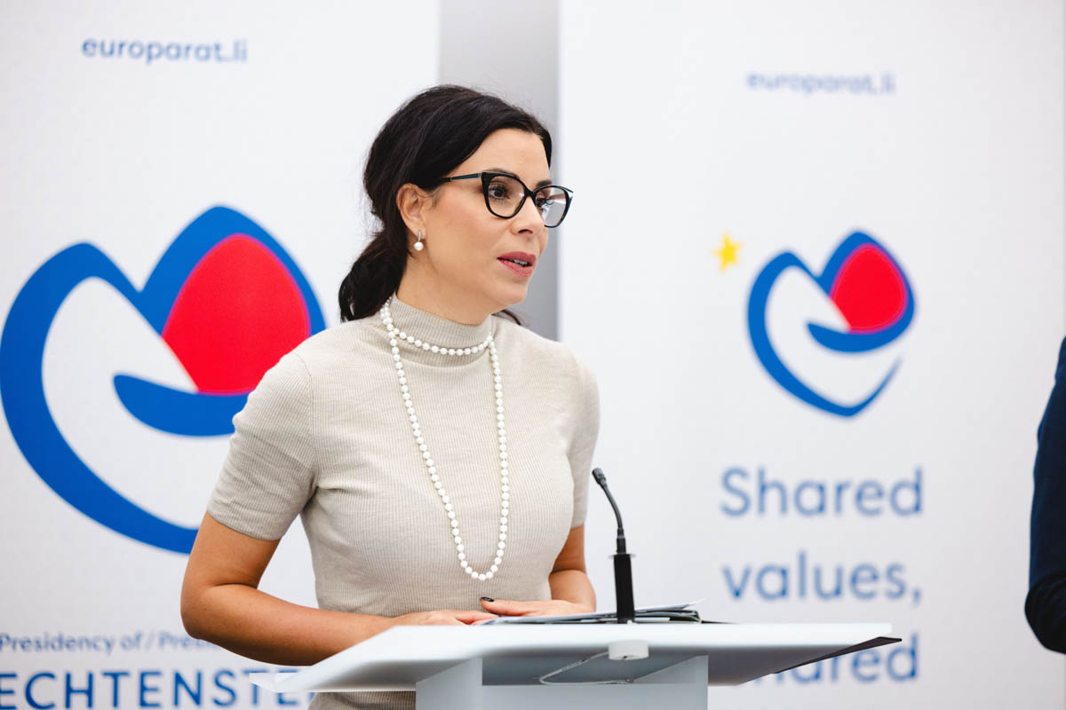 Regierungsrätin Dominique Hasler wies auf die Grundwerte des Europarats - Menschenrechte, Demokratie und Rechtsstaatlichkeit - hin.