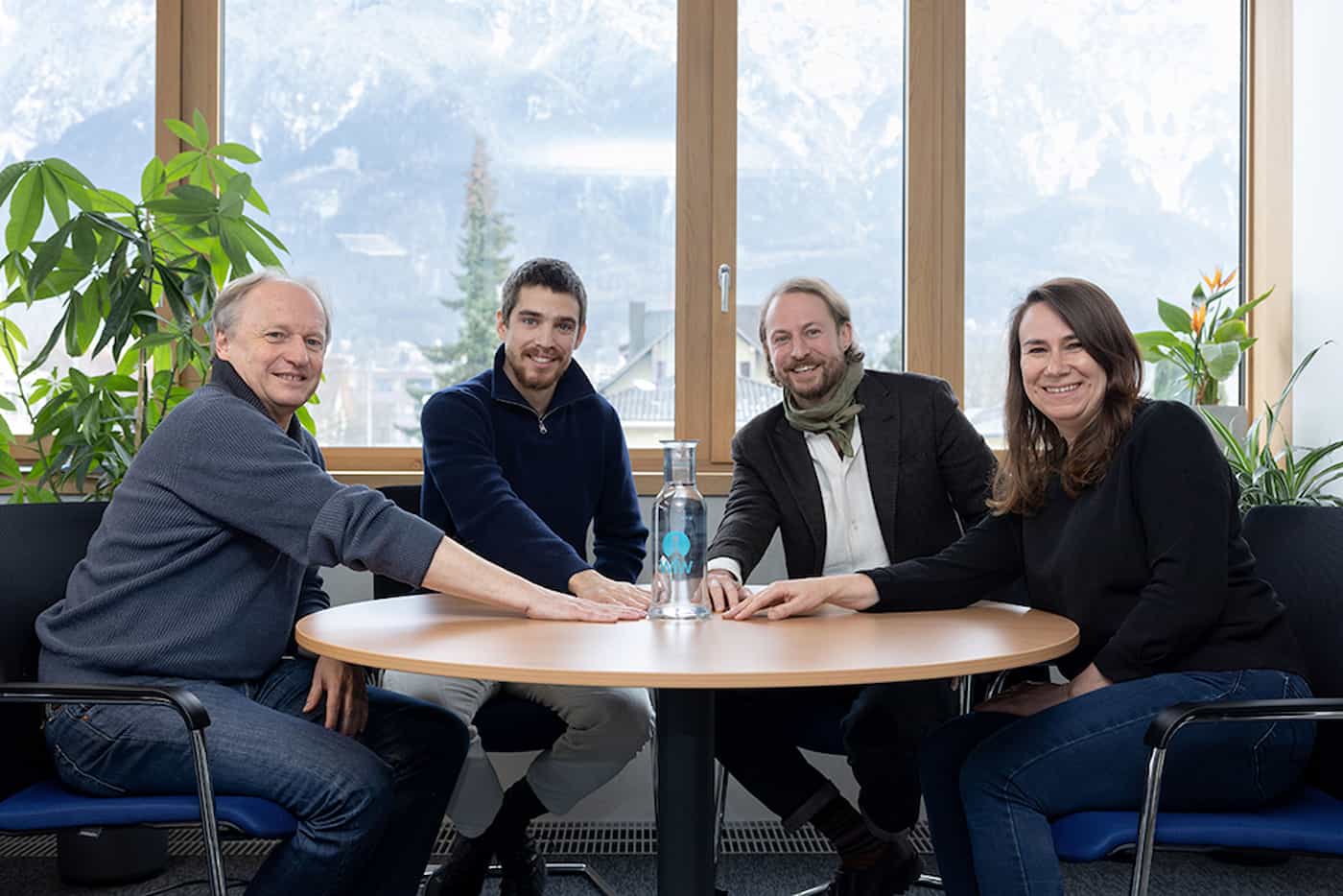 (v.l.) Freuen sich über die künftige Zusammenarbeit in Sambia: LED-Geschäftsführer Andreas Sicks, WfW-Projektleiter Samuel Renggli, WfW-Gründer und -Geschäftsführer Morris Etter und LED-Projektverantwortliche Miriam Speh / Foto: © Tatjana Schnalzger