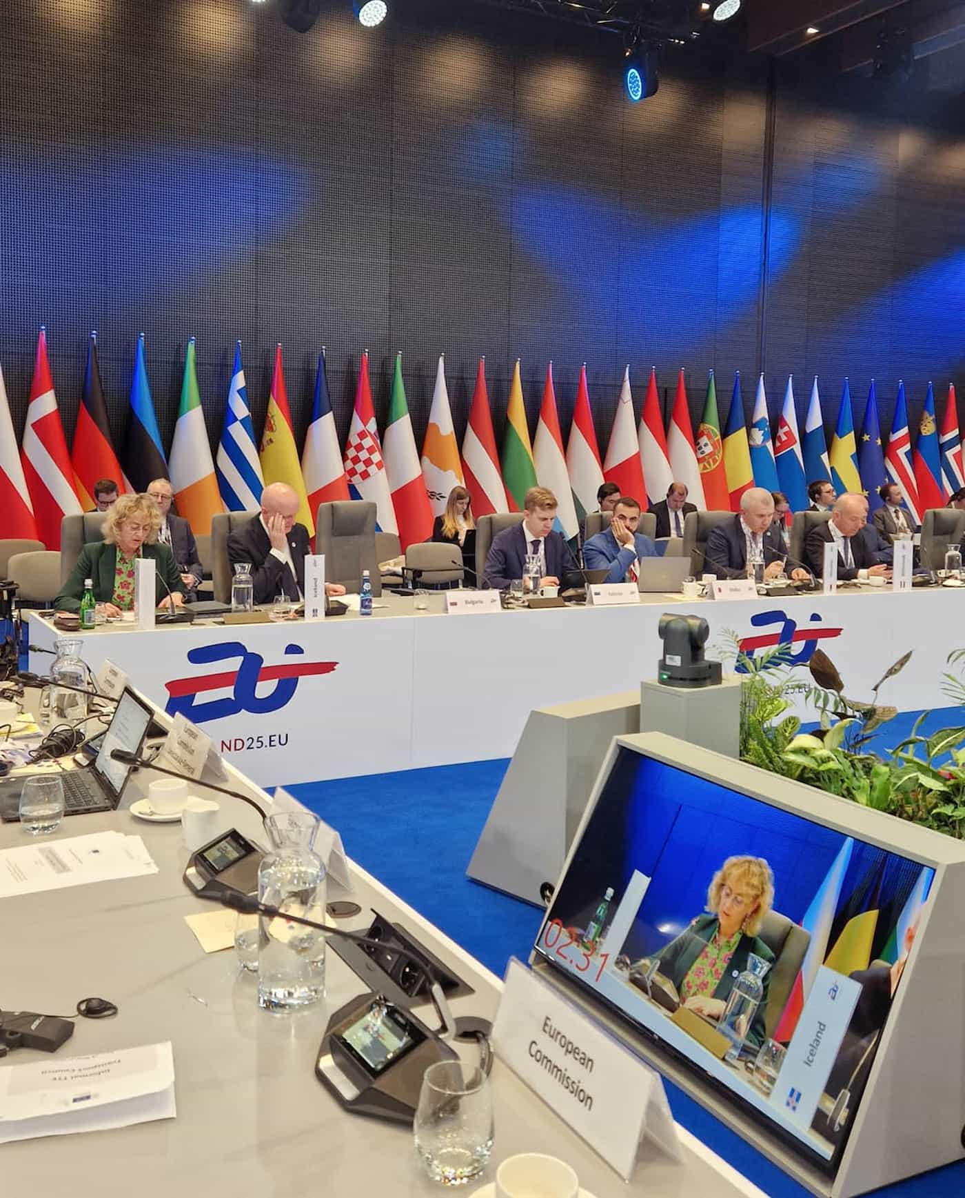 Blick in das Plenum des EU-Verkehrsministerinnen und -ministertreffens.