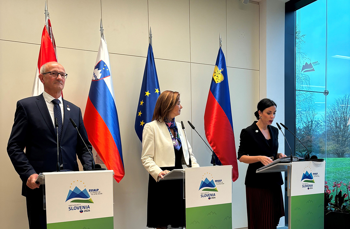 Medienkonferenz mit: Anton Mattle (Landeshauptmann Tirol), Tanja Fajon (stv. Ministerpräsidentin und Aussenministerin Slowenien) und Dominique Hasler (Aussenministerin Fürstentum Liechtenstein).