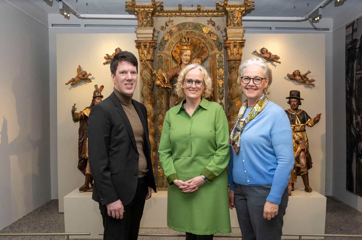 (v.l.) Regierungsrat Manuel Frick, Museumsdirektorin Andrea Kauer Loens, Präsidentin der Stiftung Liechtensteinisches LandesMuseum Jasmin Collini Heidegger