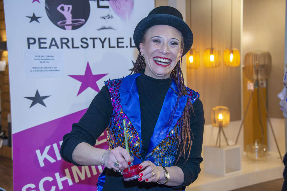 Gesichtsbemalung mit Geraldine Siller - Gasser