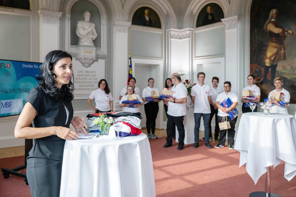 Regierungsrätin Dominique Hasler verabschiedet die Delegation der Special Olympics Liechtenstein zu den World Games 2023 in Berlin.