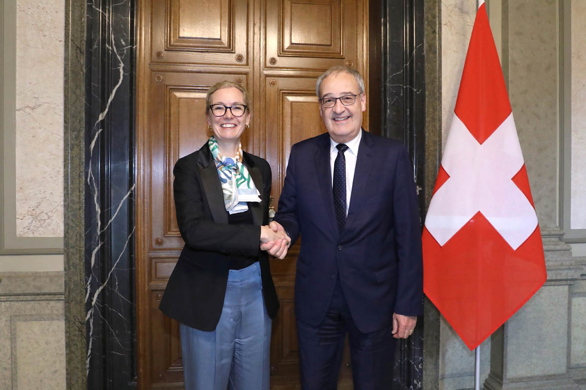 Regierungschefin-Stellvertreterin Sabine Monauni traf Bundesrat Guy Parmelin, Vorsteher des Eidgenössischen Departements für Wirtschaft, Bildung und Forschung (WBF) beim Antrittsbesuch in Bern. Foto: IKR / Roland Korner