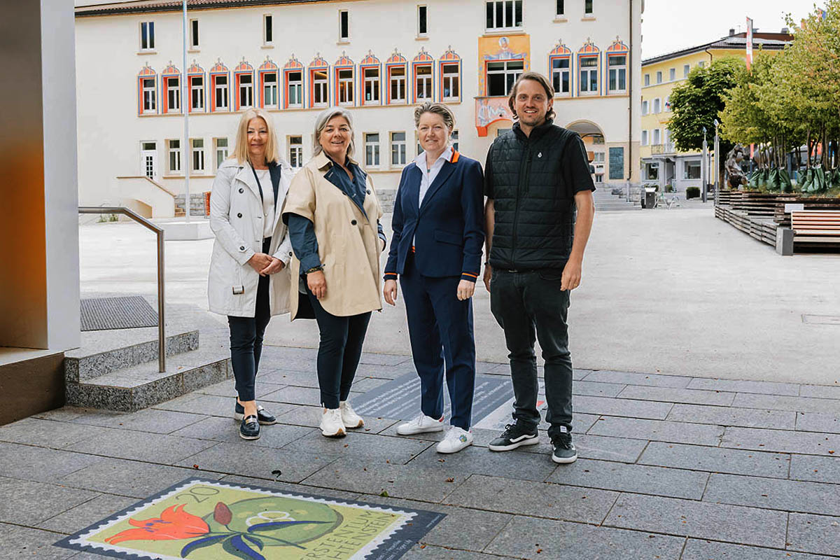(v.l.) Ulrike Charles, Liechtenstein Marketing; Christine Böhmwalder, Philatelie Liechtenstein; Alexandra Schädler, Gemeinde Vaduz; Philippe Nissl, Erlebe Vaduz, Foto: © Mauche Daniel 