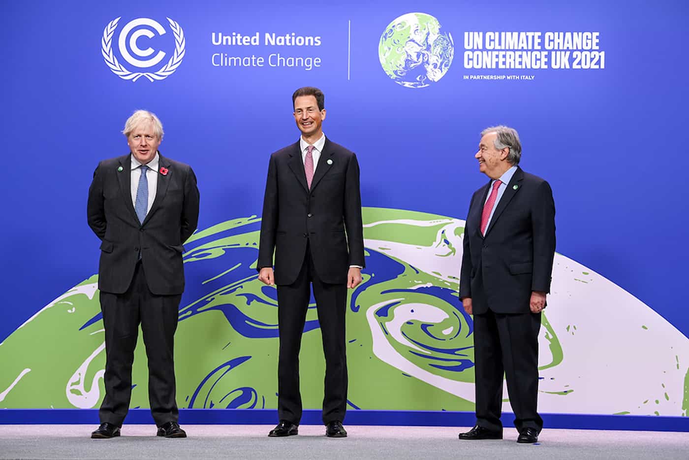 Premierminister Boris Johnson, S.D. Erbprinz Alois von und zu Liechtenstein und UN-Generalsekretär Antonio Guterres an der 26. Klimakonferenz (Quelle: Karwai Tang / UK Government) 