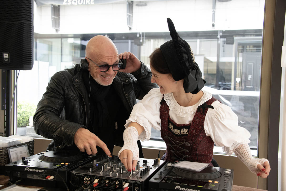 LEONIE RISCH – Eröffnung mit DJ Fred Dee / © exclusiv