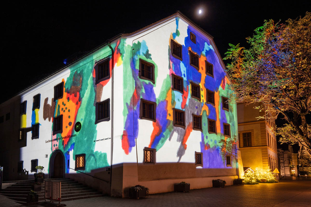 Advents-Lichterkunst aus Kinderhand am LandesMuseum
