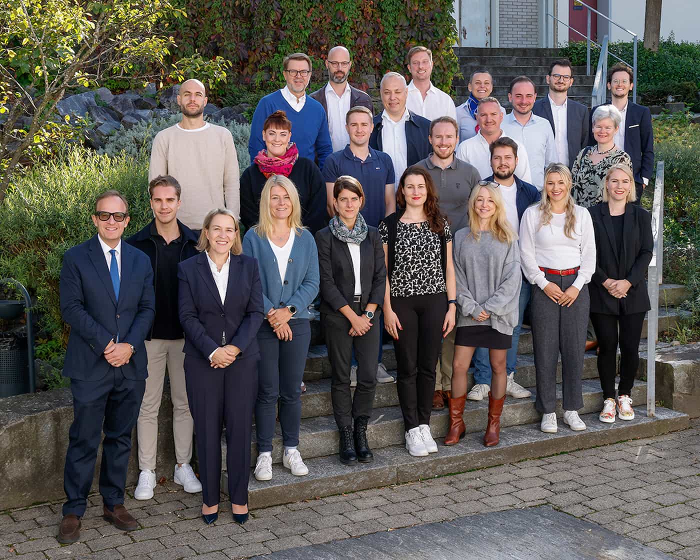 Das Foto zeigt die aktuellen Studierenden des Executive Master of Laws (LL.M.) in Gesellschafts-, Stiftungs- und Trustrecht. © Paul Trummer