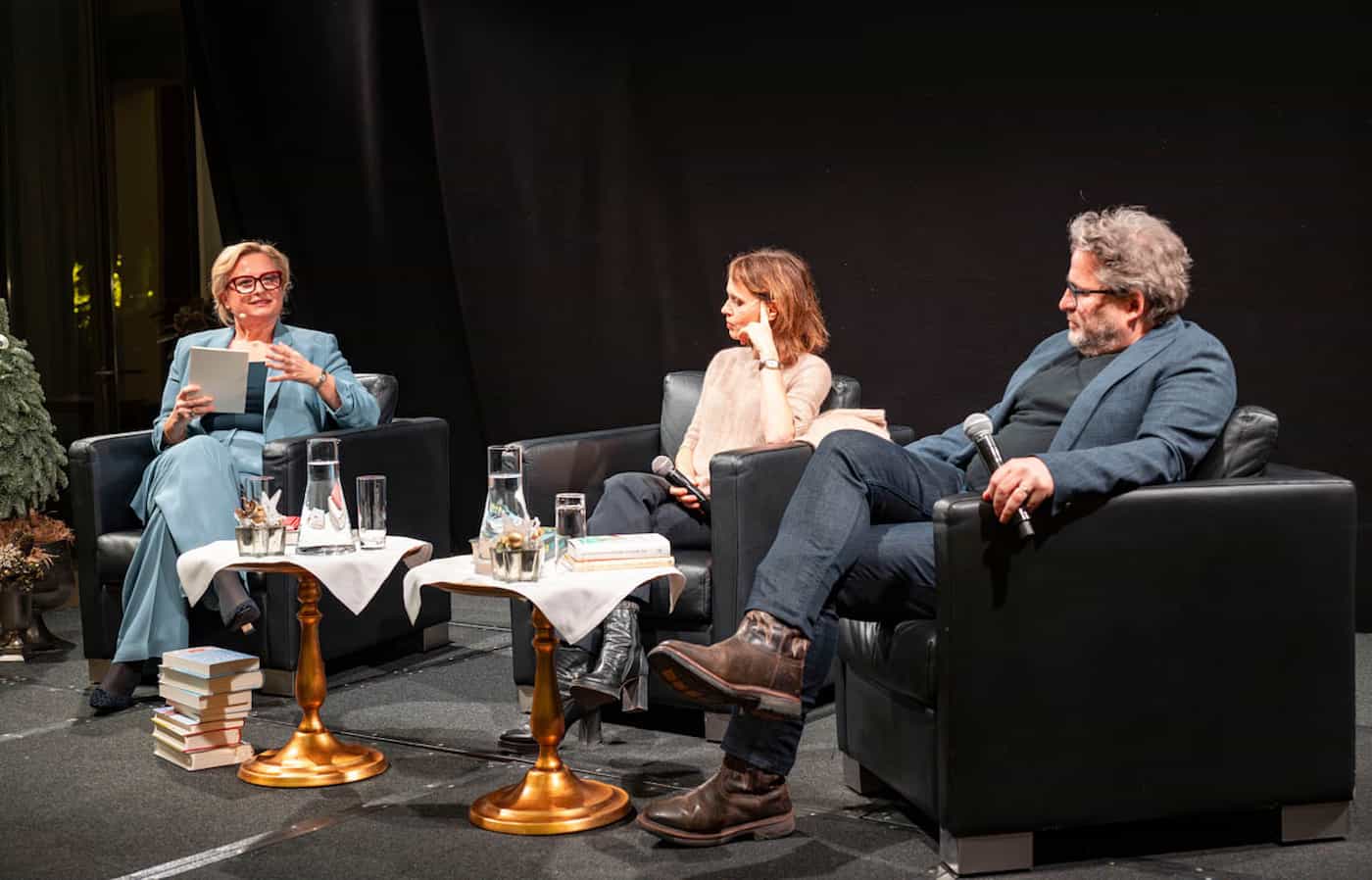 (v.l.) Alexa Ritter, Kunst- und Kulturbeauftragte des Grand Resorts Bad Ragaz, Barbara Bleisch und Wolfram Eilenberger