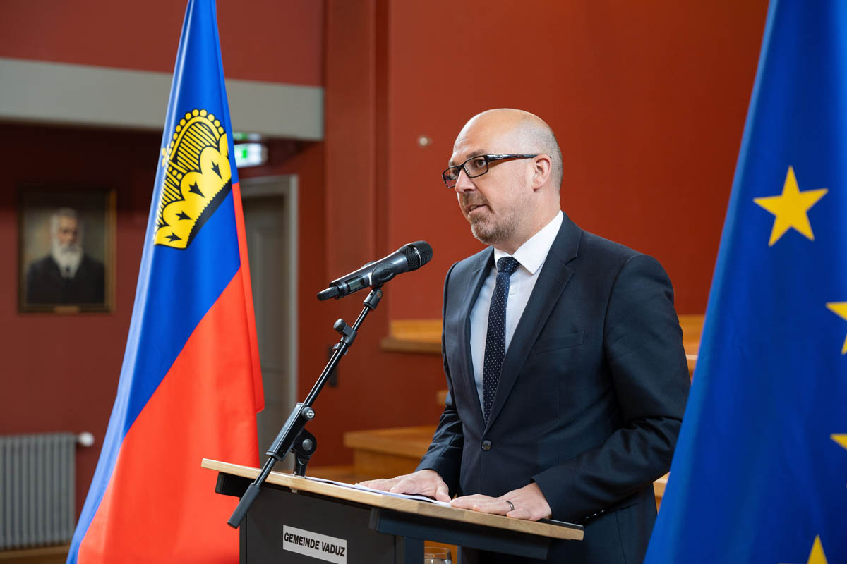 Regierungschef Daniel Risch bezeichnete am traditionellen Empfang des Botschafters Petros Mavromichalis die langjährige Zusammenarbeit im EWR als Fundament für die zukünftige Partnerschaft und gleichzeitig auch als beeindruckenden Meilenstein.