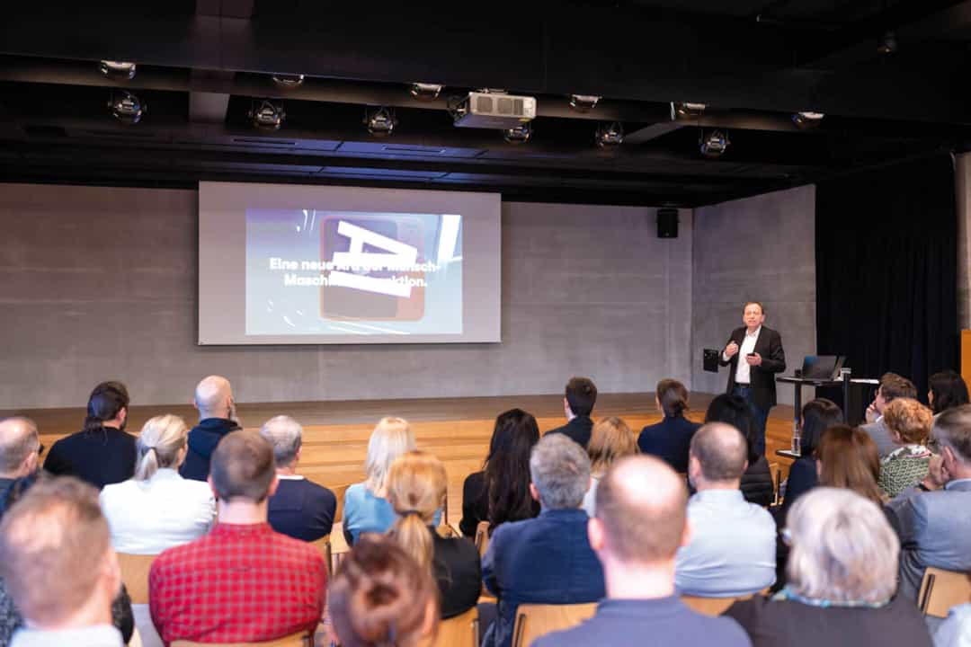 Roger Spindler befasst sich mit den Fragestellungen rund um den Megatrend Bildung und die aktuellen Veränderungen in der Medienwelt.