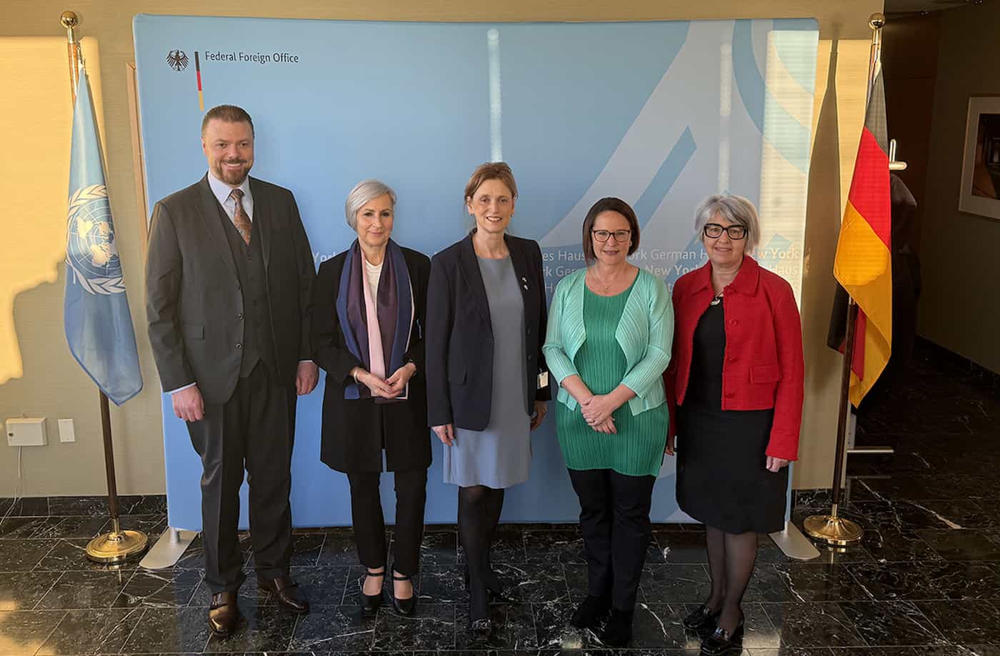 Regierungsrat Emanuel Schädler, die österreichischen Justizministerin Anna Sporrer, die deutsche Bundesministerin Karin Prien, Ministerin Yuriko Backes aus Luxemburg und die Schweizer Bundesrätin Elisabeth Baume-Schneider. (Quelle: IKR)