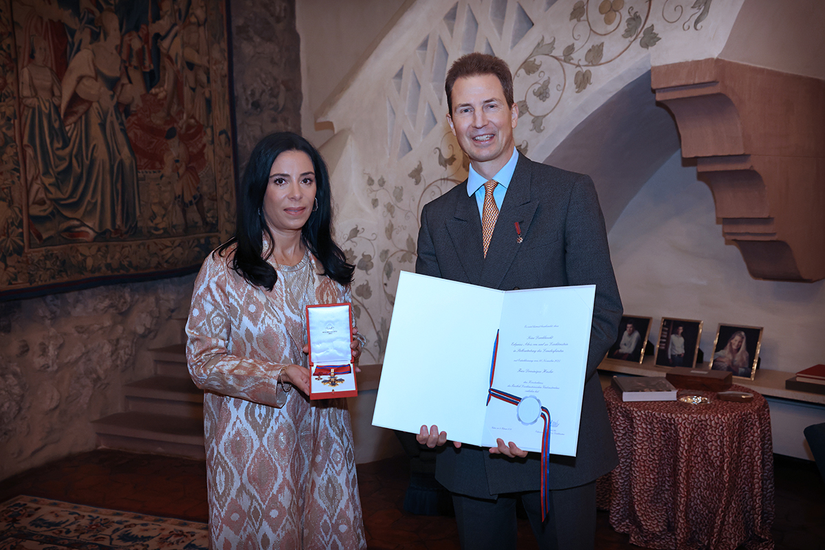 Ehemalige Regierungsrätin Dominique Hasler erhält das Komturkreuz von S.D. Erbprinz Alois