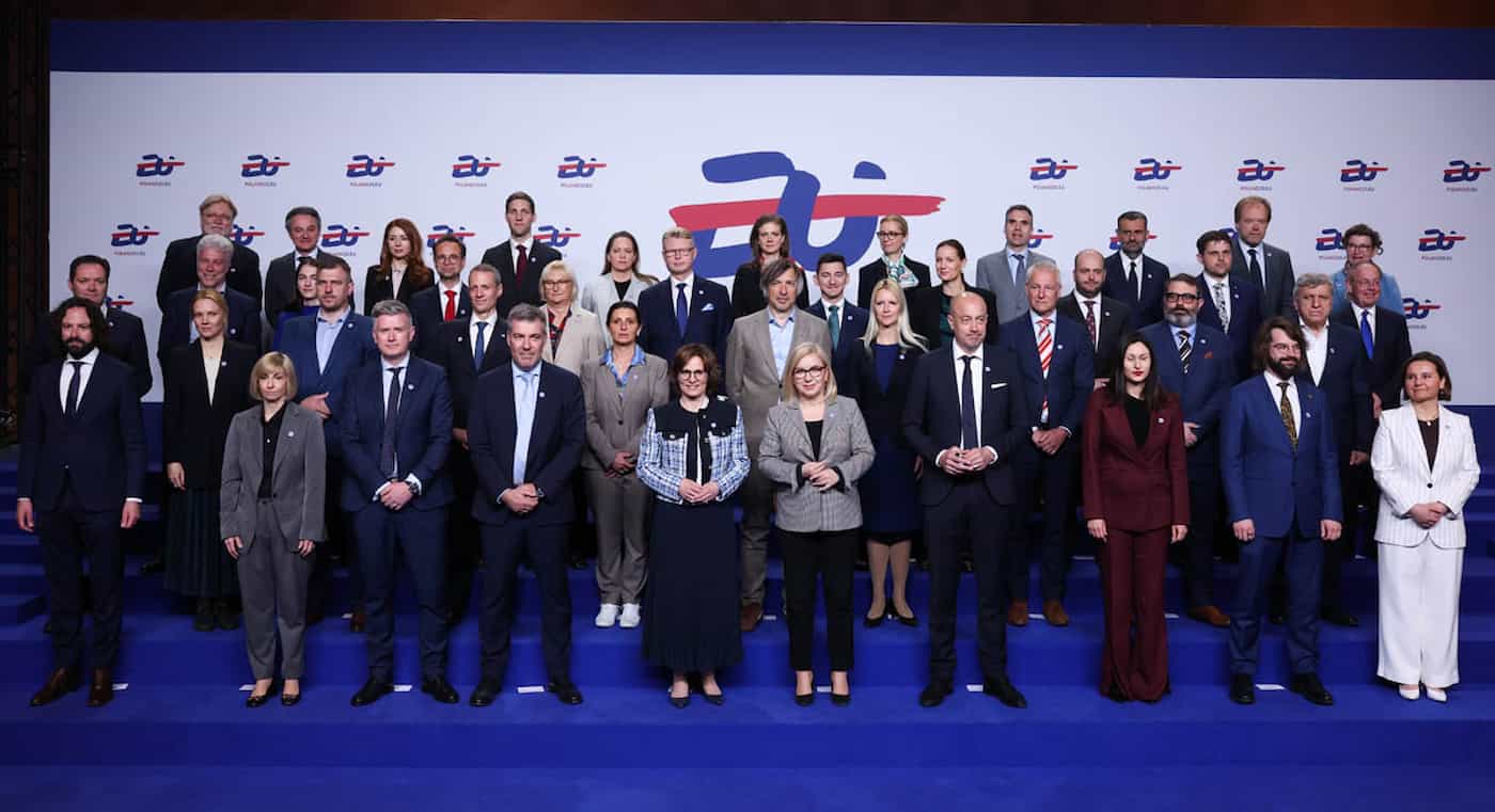 Die Teilnehmerinnen und Teilnehmer des EU-Umweltministertreffen in Warschau. Foto: Leszek Szymański