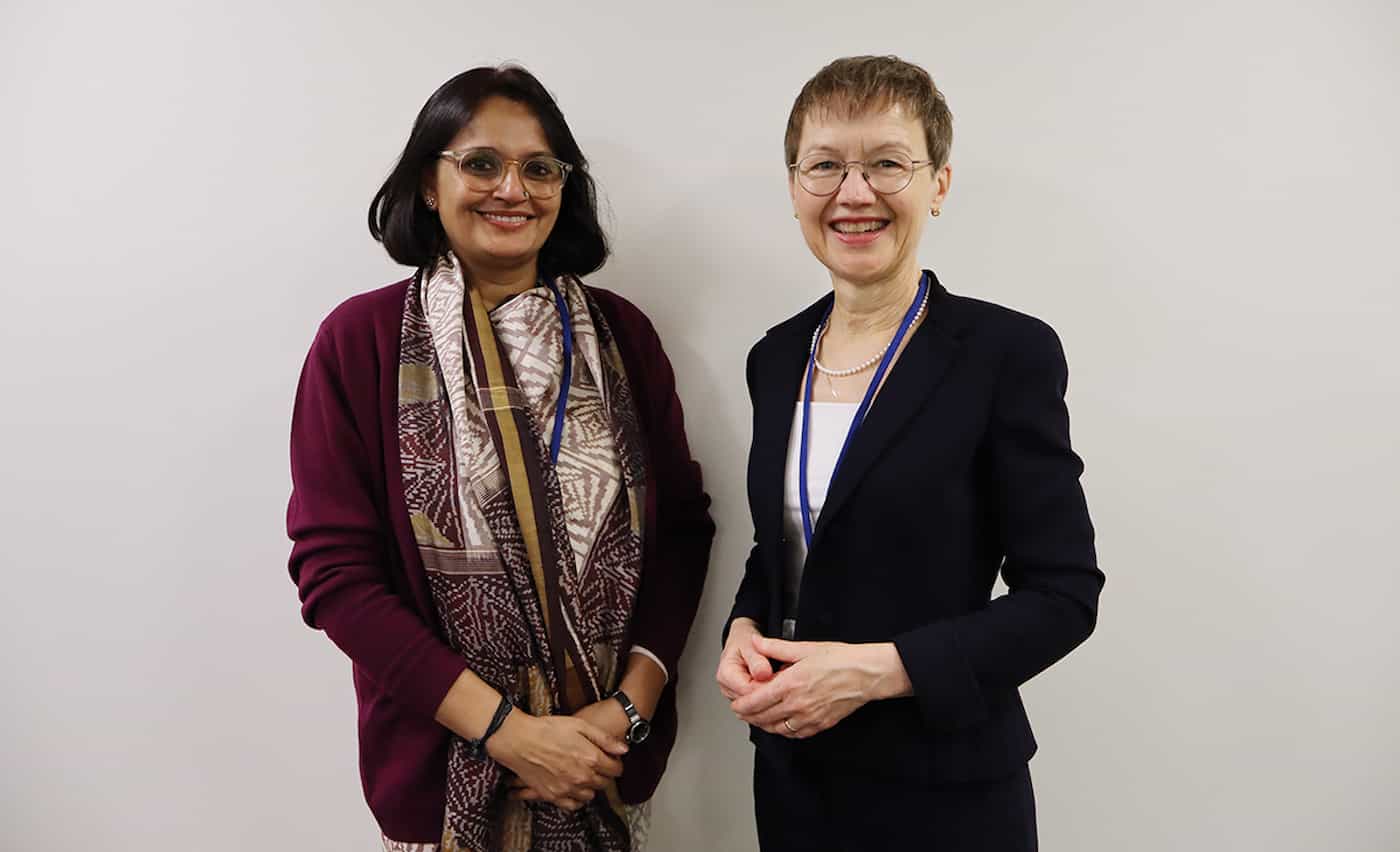 Regierungschefin Brigitte Haas und Delegationsleiterin Anuradha Thakur, Secretary of the Department of Economic Affairs im indischen Finanzministerium. 