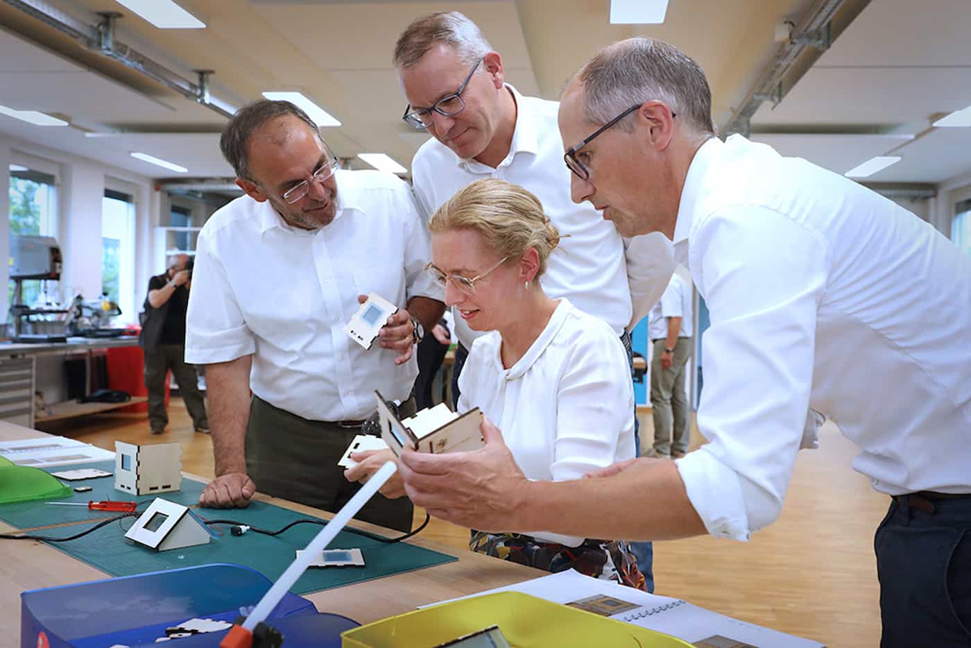 LIHK Präsident Klaus Risch, Landtagsabgeordneter Daniel Oehry, Regierungschef-Stellvertreterin Sabine Monauni und Thomas Bischof, persönlicher Mitarbeiter der Regierungschef-Stellvertreterin