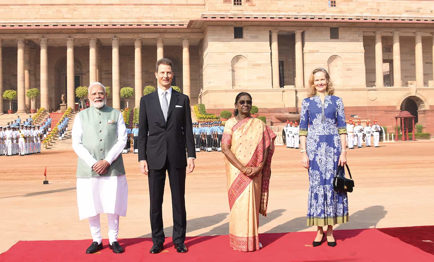 Indiens Premierminister Narendra Modi, S.D. Erbprinz Alois von und zu Liechtenstein, Droupadi Murmu, Präsidentin von Indien und I.K.H. Erbprinzessin Sophie von und zu Liechtenstein. (Quelle: Adarsh Saini)