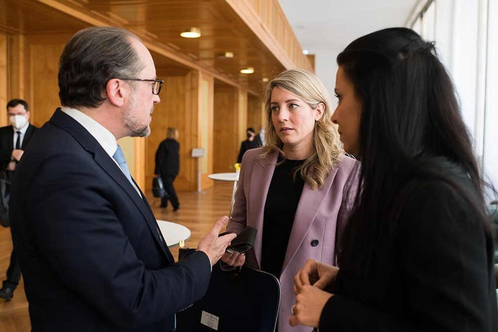 Gespräch der Aussenminister aus Österreich, Kanada und Liechtenstein: Alexander Schallenberg, Chrystia Freeland und Dominique Hasler 