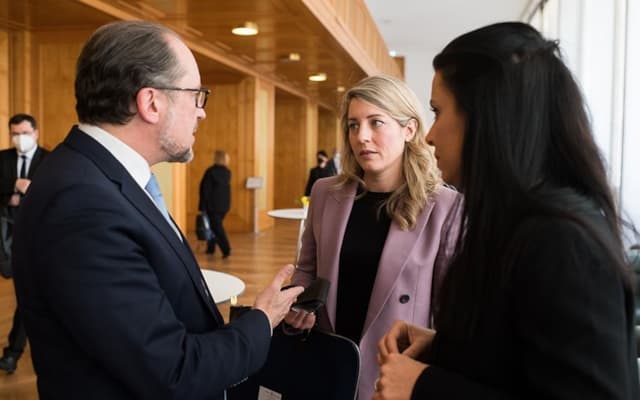 Gespräch der Aussenminister aus Österreich, Kanada und Liechtenstein: Alexander Schallenberg, Chrystia Freeland und Dominique Hasler 
