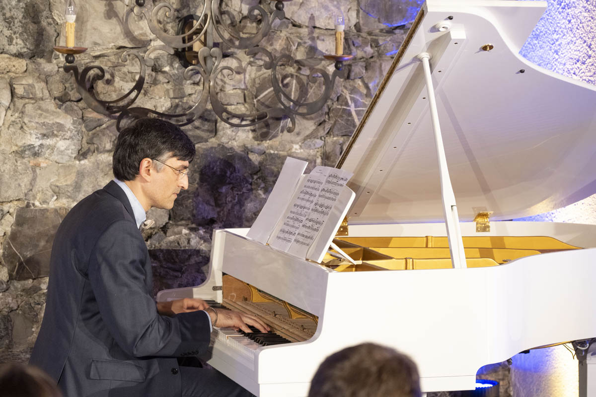 Cosmin Boeru musikalische Umrahmung