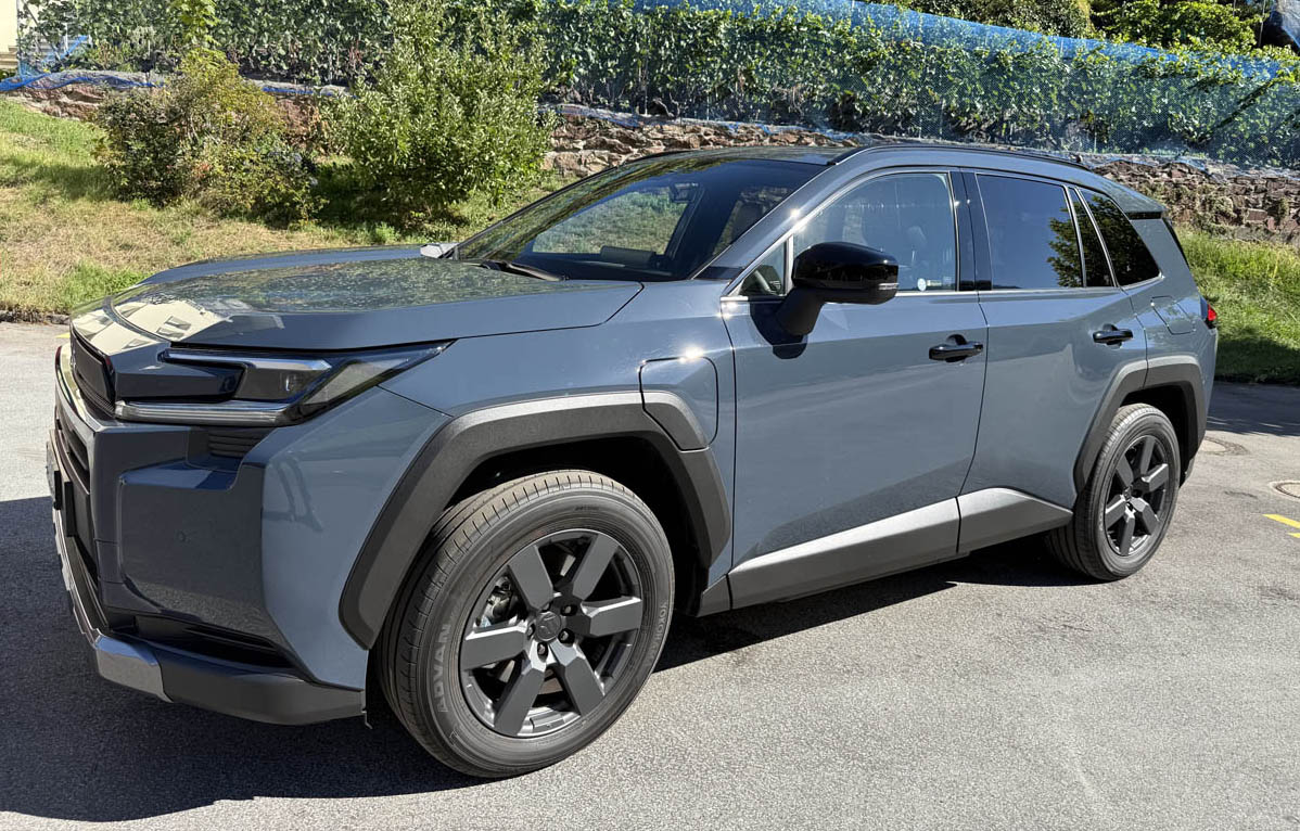  Suzuki Across – ein robuster, selbstbewusster Familien-SUV