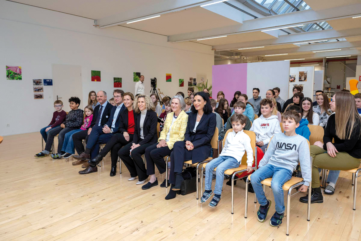 SOS-Kinderdorf Liechtenstein «Für den Frieden Stampfen - Stomping for Peace» - Internationaler Tag der Kinderrechte