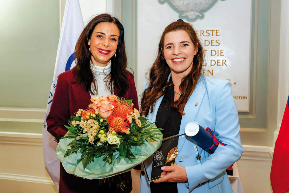 Sportministerin Dominique Hasler mit Tina Weirather.