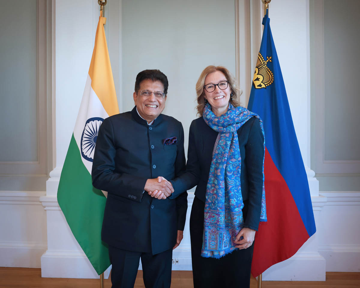 Regierungschefin-Stellvertreterin Sabine Monauni traf den indischen Handels- und Industrieminister, Piyush Goyal, zu einem Arbeitsgespräch im Regierungsgebäude in Vaduz. (Quelle: IKR/Roland Korner)