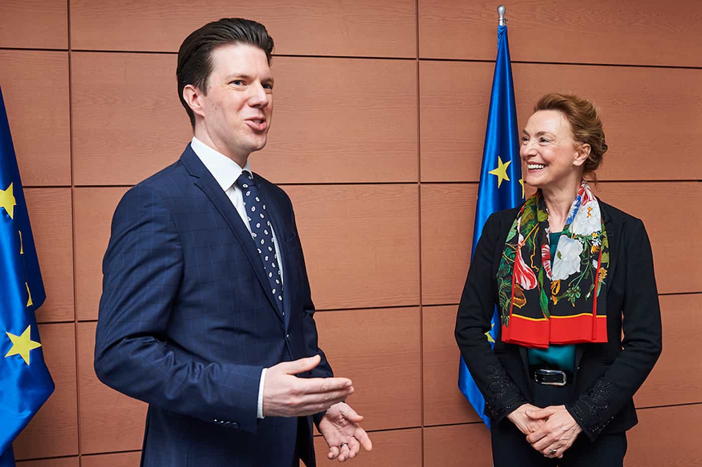 Regierungsrat Manuel Frick wird von der Generalsekretärin des Europarats Marija Pejčinović Burić offiziell begrüsst (Quelle: Candice Imbert) 