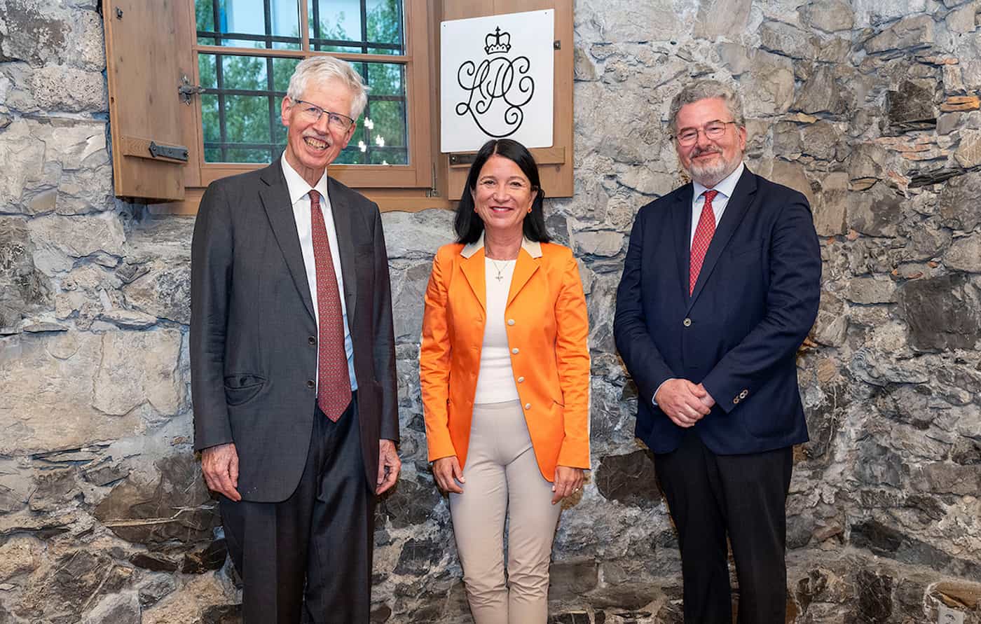 Bildlegende: (v.l.) Prinz Nikolaus von und zu Liechtenstein, Carmen Dahl (Präsidentin LPC) und Prinz Stefan von und zu Liechtenstein | © exclusiv