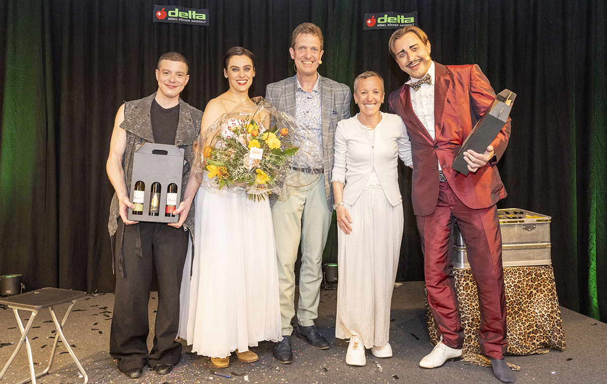 Mit glanzvollen Shows startete Delta Möbel in die Frühjahrs-Hausmesse