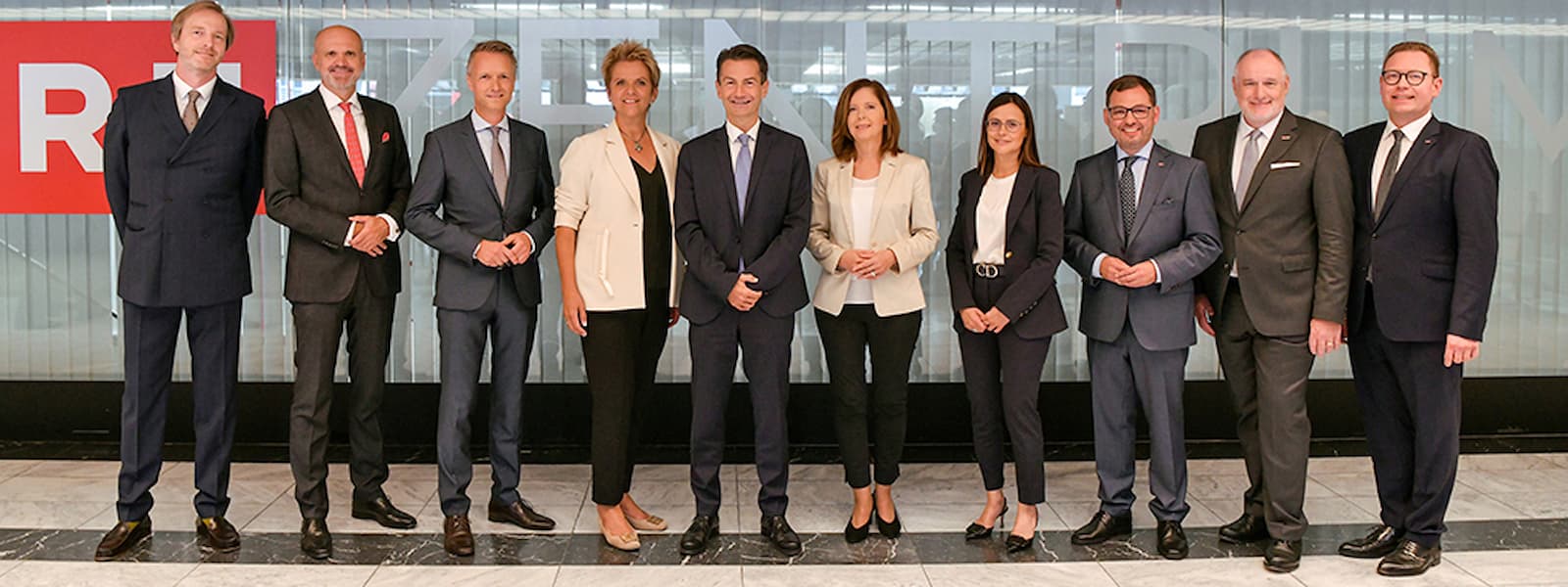 Die neun ORF-Landesdirektorinnen und -direktoren mit dem designierten ORF-Generaldirektor Mag. Roland Weissmann