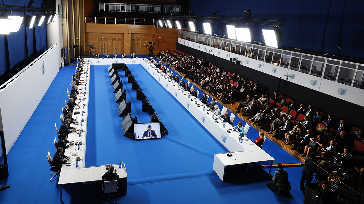 Blick in das Plenum des Treffens in Granada. 