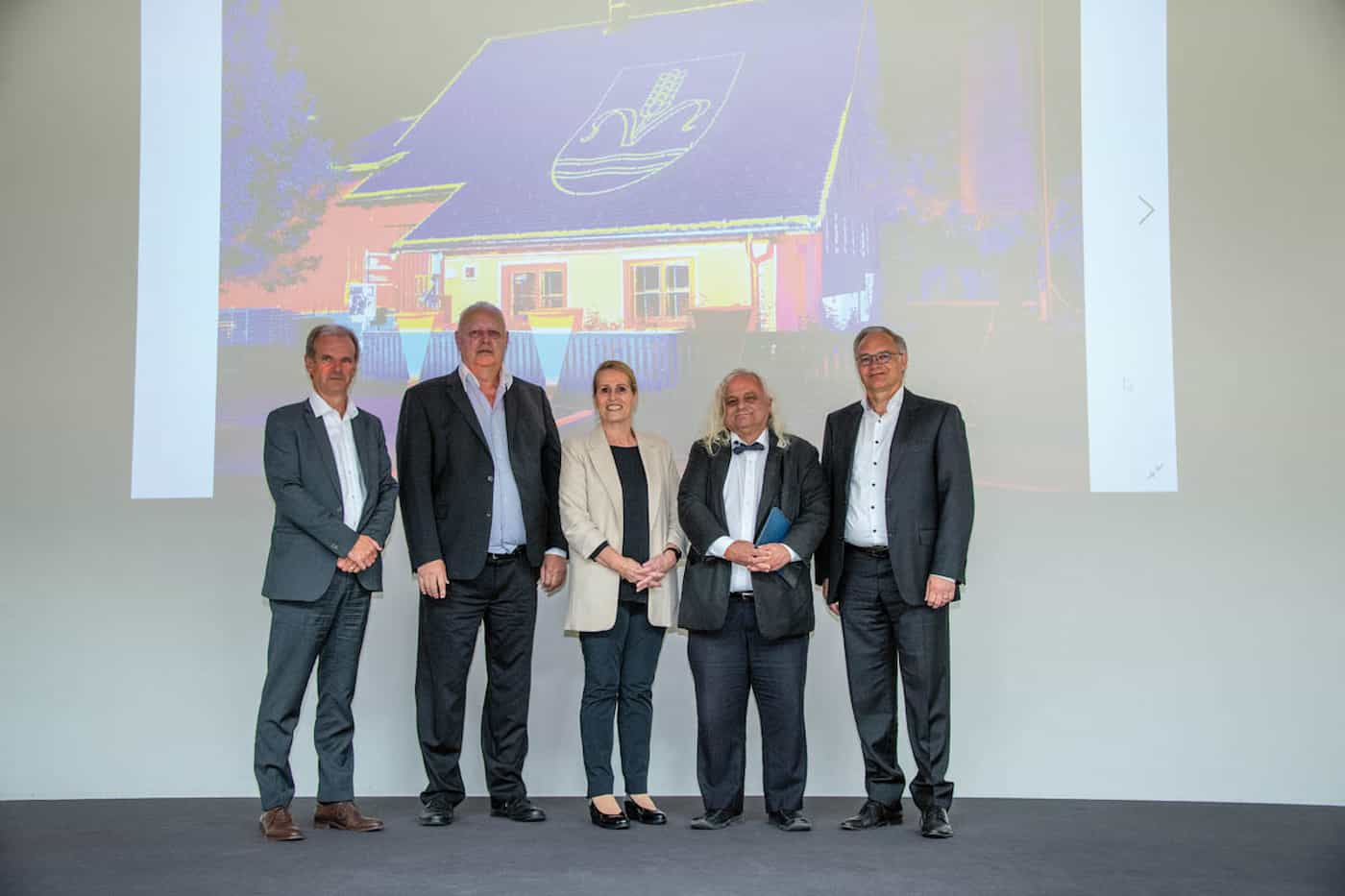 (v.l.) Mag. Markus Jäger, Rektor Universität Liechtenstein; Albert Mennel; Silvia Abderhalden; Prof. Dr. Rainer Vollkommer, Direktor des Liechtensteinischen LandesMuseums; Dr. Klaus Tschütscher, LL.M., Präsident des Universitätsrats der Universität Liechtenstein, Vaduz (Foto: 1FL.LI)