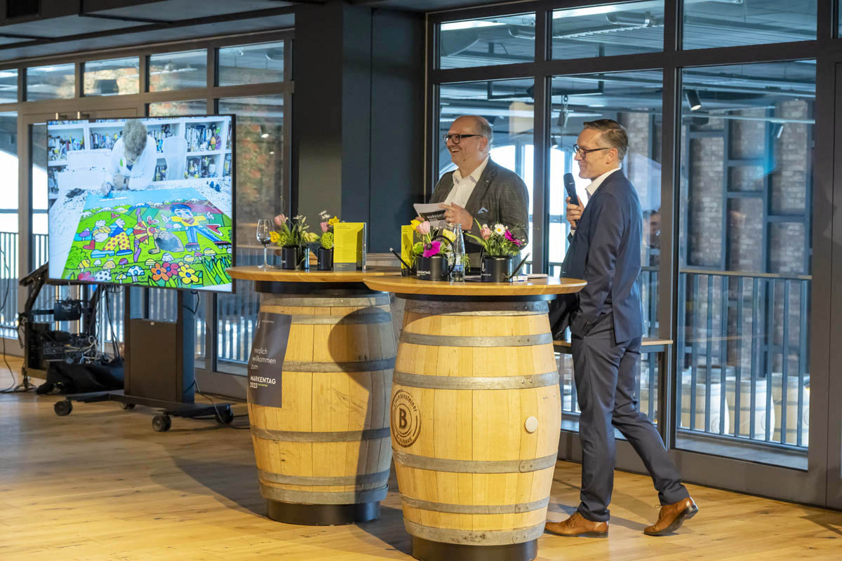 Roland Seger, Vorsitzender der Geschäftsleitung, Liechtensteinische Post AG – Limitierte Kunst-Edition – Eine «Marke» der Liechtensteinischen Post AG.