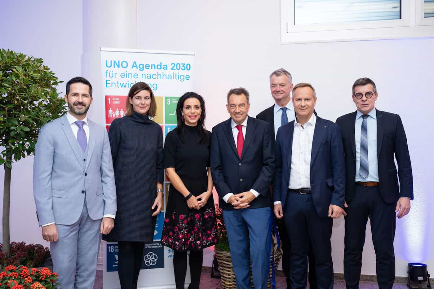  Die teilnehmenden ReferentInnen beim Anlass im Vaduzer-Saal: Panagiotis Potolidis-Beck (Moderator), Gretta Fenner, Regierungsrätin Dominique Hasler, Peter Maurer, Peter Haener, Stephan Ochsner und Frank Haun.