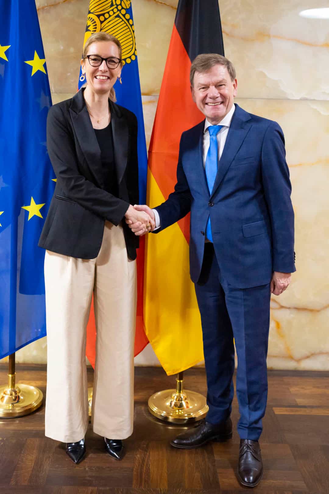 In Berlin traf sich Aussenministerin Sabine Monauni mit dem deutschen Aussenminister Johannes Wadephul, um sich über gemeinsame aussenpolitische Themen auszutauschen.